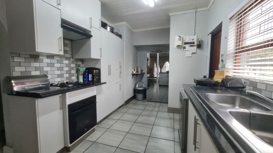 To Let 3 Bedroom Property for Rent in St Dumas Western Cape